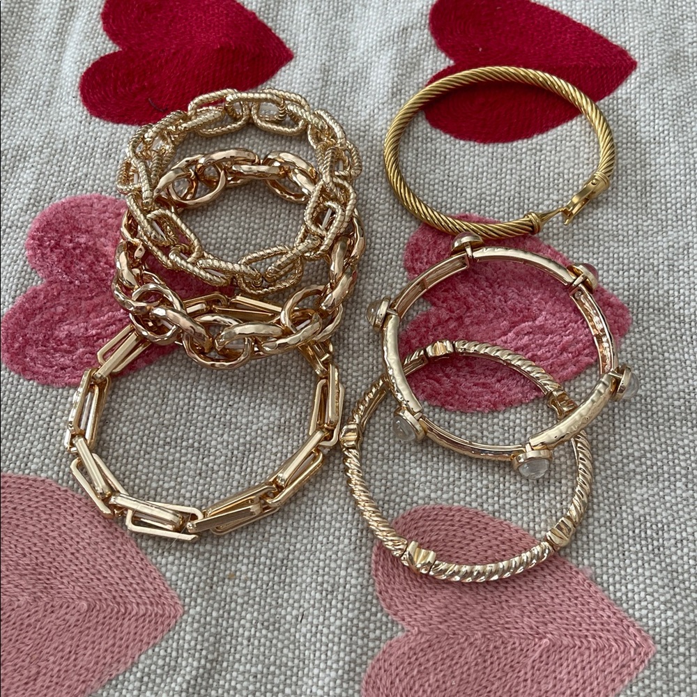 Elegant Gold-Tone Bracelet Set - Picture 2 of 3